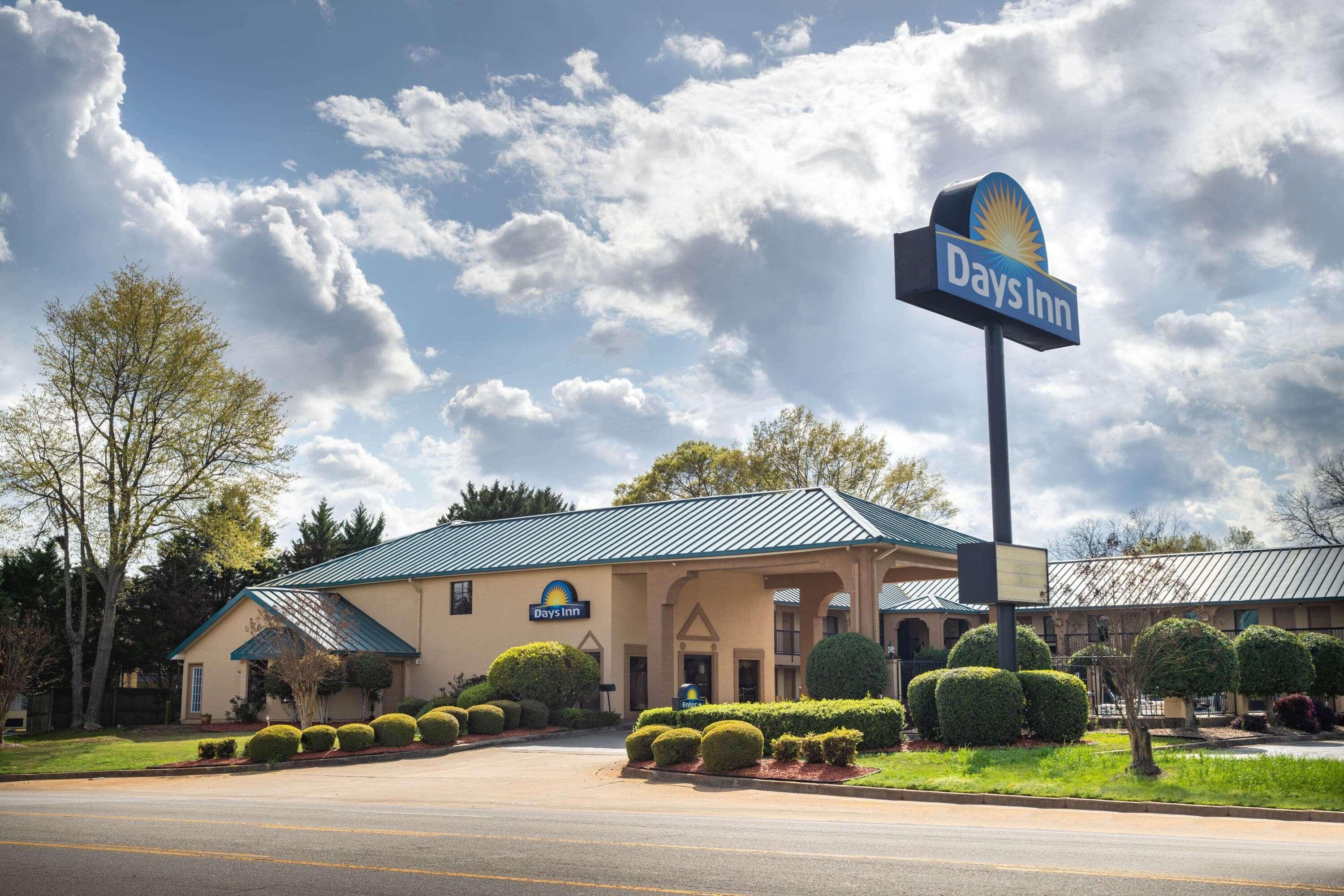 Days Inn By Wyndham Thomaston Exterior photo